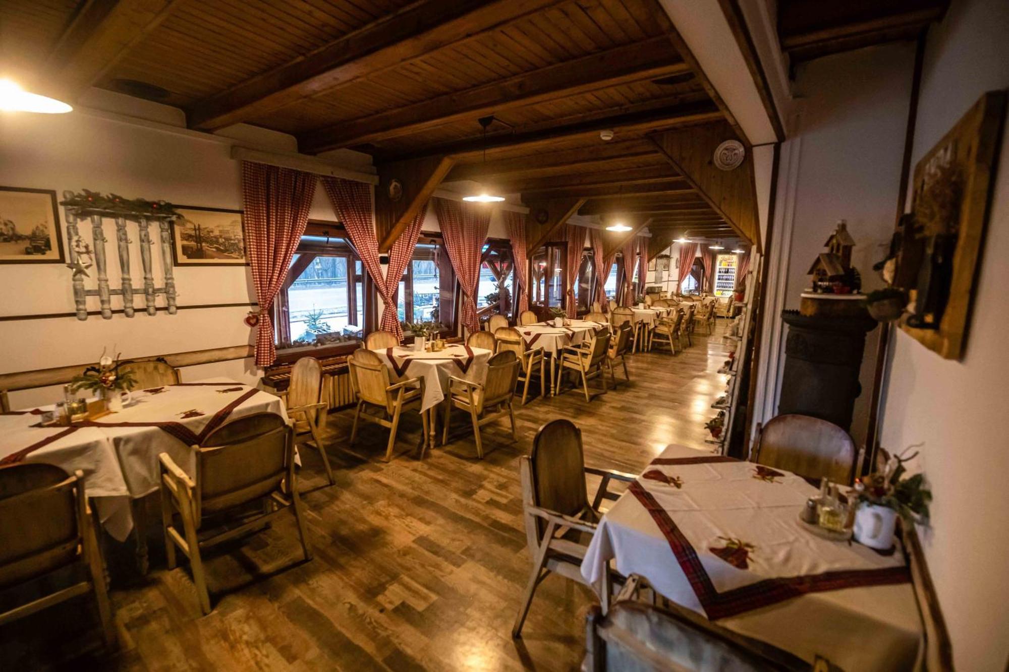 Pensiune Restaurant Lyra Корунка Экстерьер фото